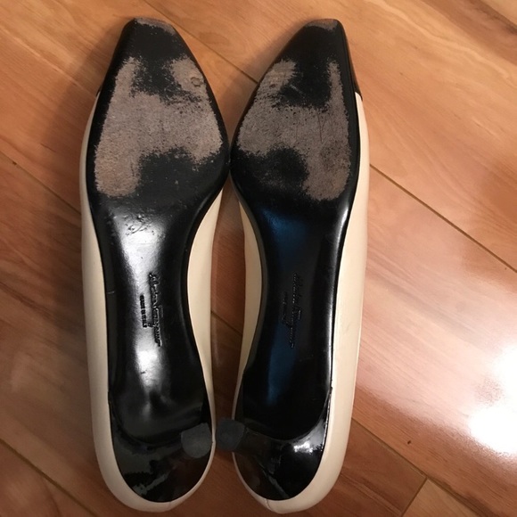 Ferragamo Nude/Black Heels - Picture 2 of 4